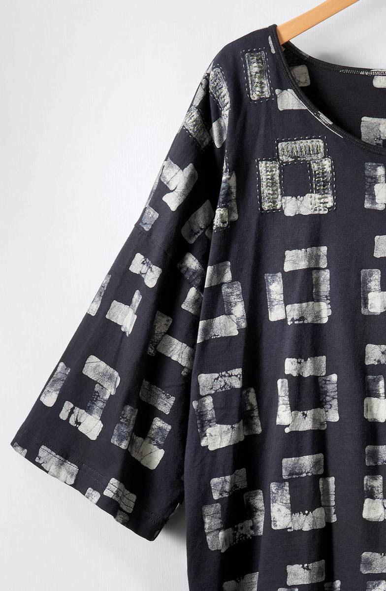Bhavya Batik Print Scoop-Neck Tee - Black - Image 2