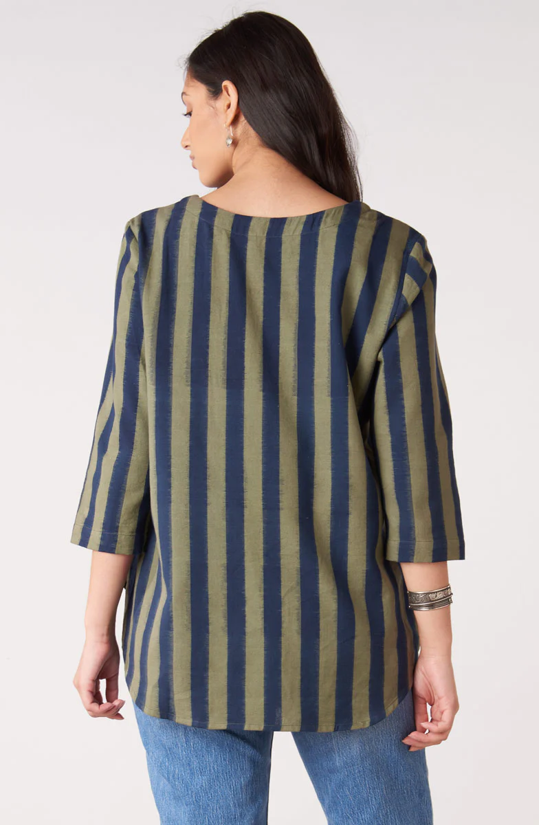 V-neck Divya 3/4-Sleeve Popover Top - Lime/Navy - Image 4