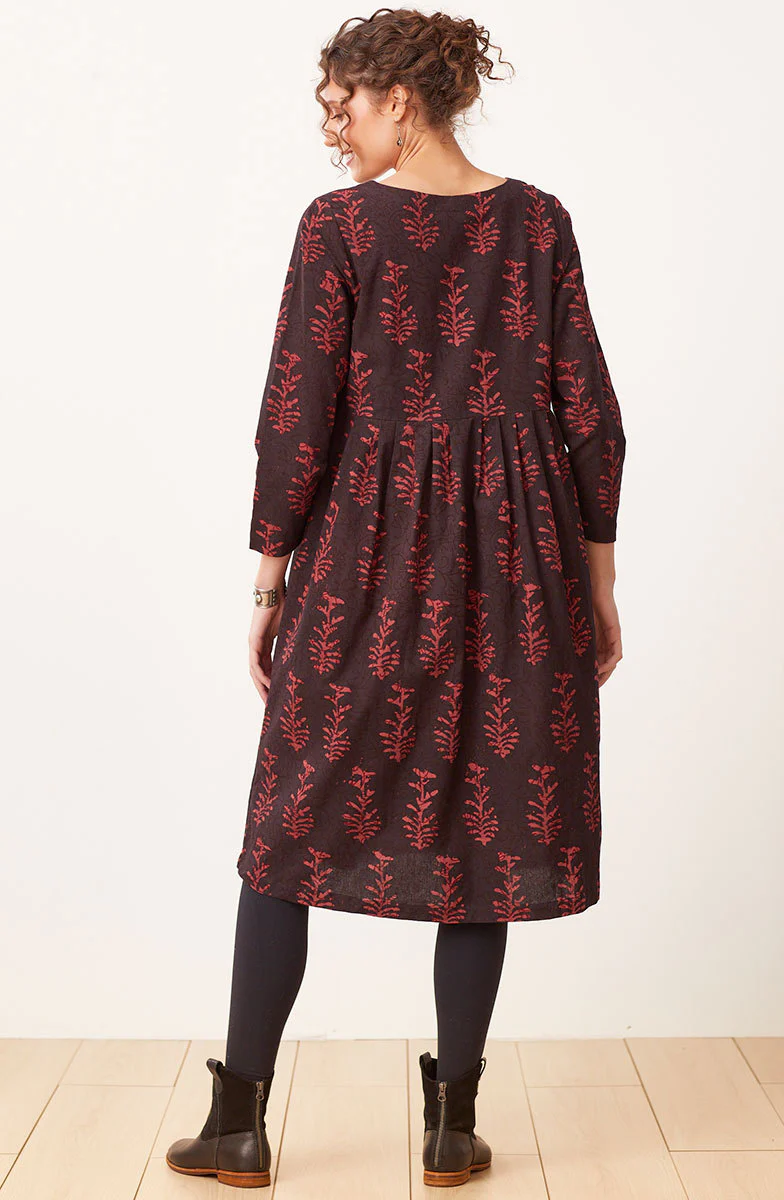 Geethali Batik Print Scoop-Neck Midi Dress - Black/Sumac - Image 5
