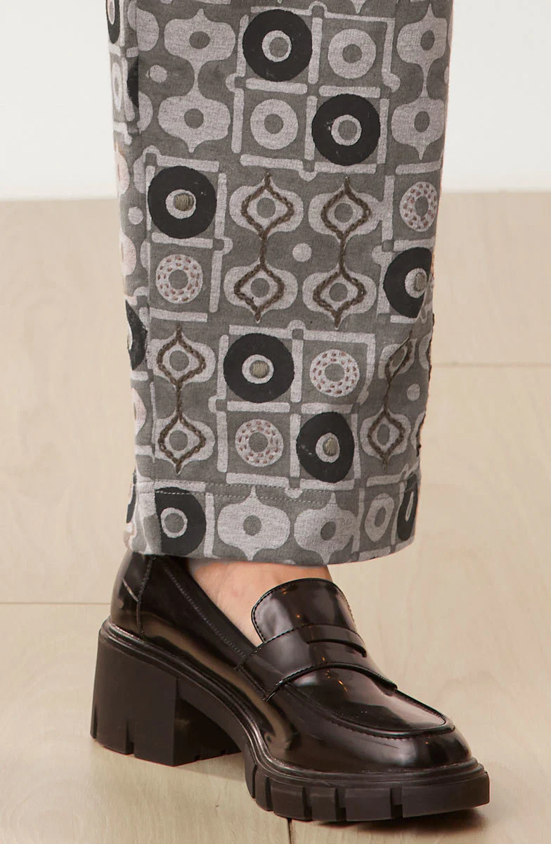 Kavya Block Print French Terry Pant - Heather grey/Black - Image 2