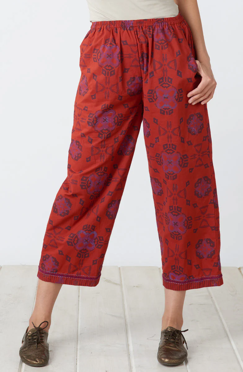 Kesari Organic Cotton Pull-On Crop Pant - Sunset red/Multi - Image 3