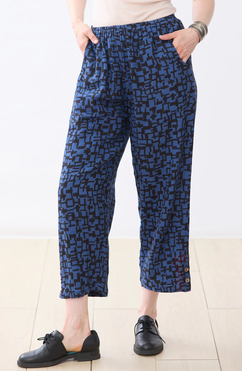 Kesari Pull-On Crop Pant - Marine/Black - Image 3