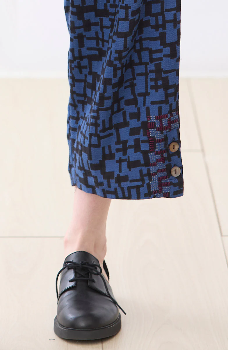 Kesari Pull-On Crop Pant - Marine/Black - Image 4
