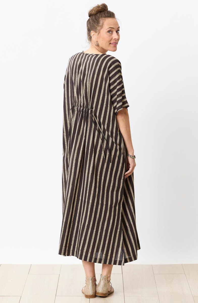 Sindhu Natural Dye Notch-Neck Kaftan - Black/Natural - Image 5