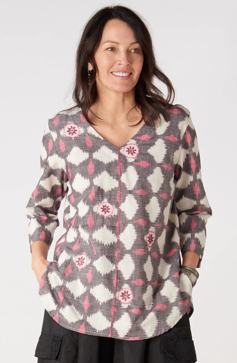 V-neck Divya 3/4-Sleeve Popover Top - Natural/Pink/Grey - Image 5